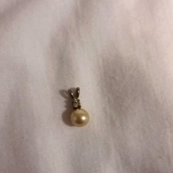 Woman's assorted Pendants - Picture 2 of 5